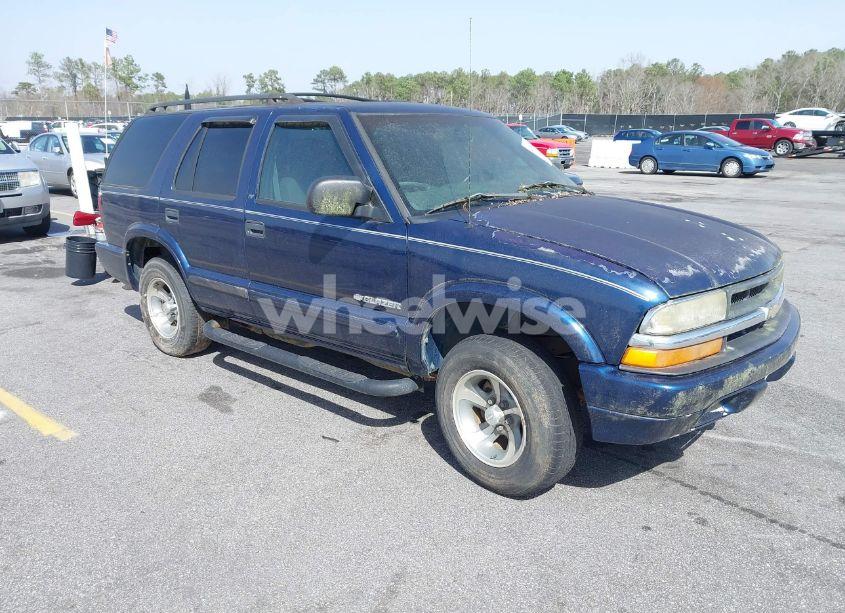 2003 Chevrolet Blazer LS (VIN 1GNCS13X33K149640) main photo