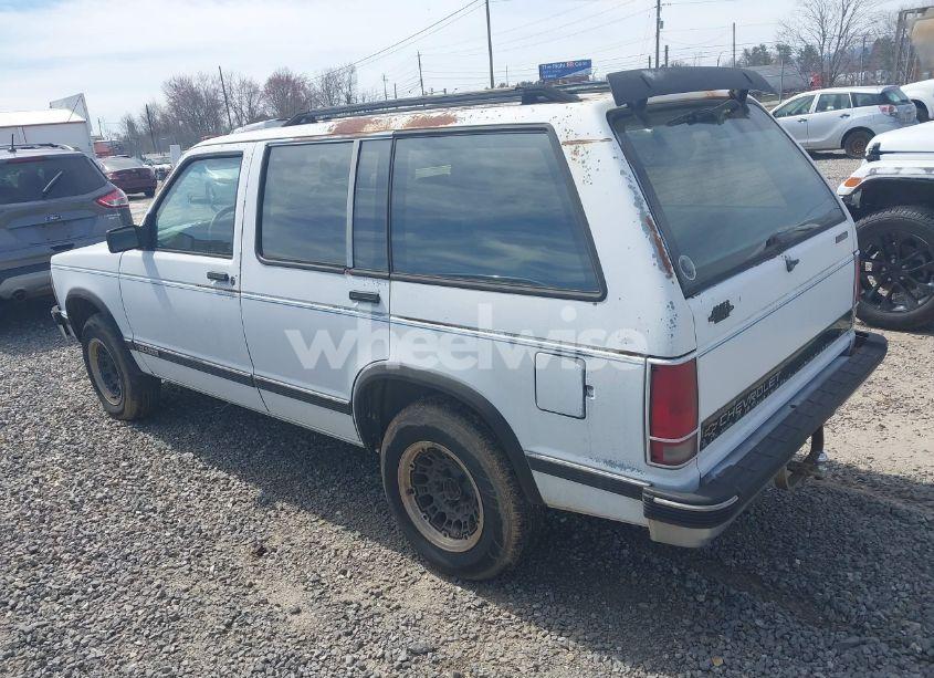 Photo 3 of 1991 Chevrolet Blazer S10 (VIN 1GNCS13Z5M2209260)