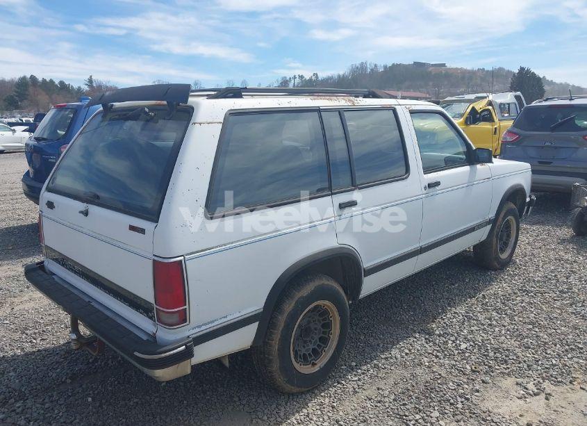 Photo 4 of 1991 Chevrolet Blazer S10 (VIN 1GNCS13Z5M2209260)