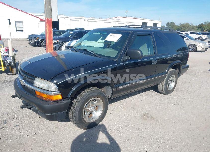 Photo 2 of 2002 Chevrolet Blazer LS (VIN 1GNCS18W12K178486)