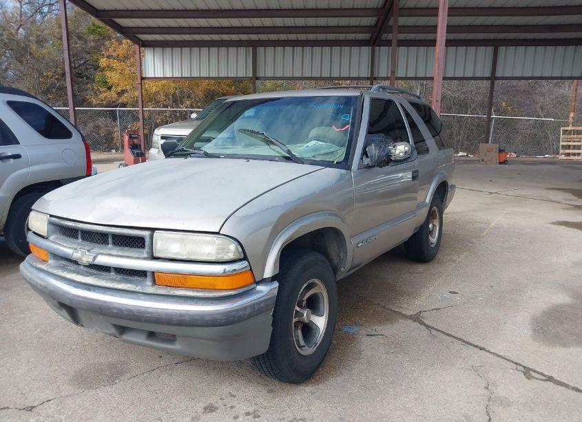 Photo 2 of 2001 Chevrolet Blazer LS (VIN 1GNCS18W41K155833)