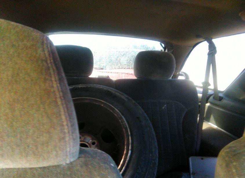 Photo 8 of 2001 Chevrolet Blazer LS (VIN 1GNCS18W41K196141)