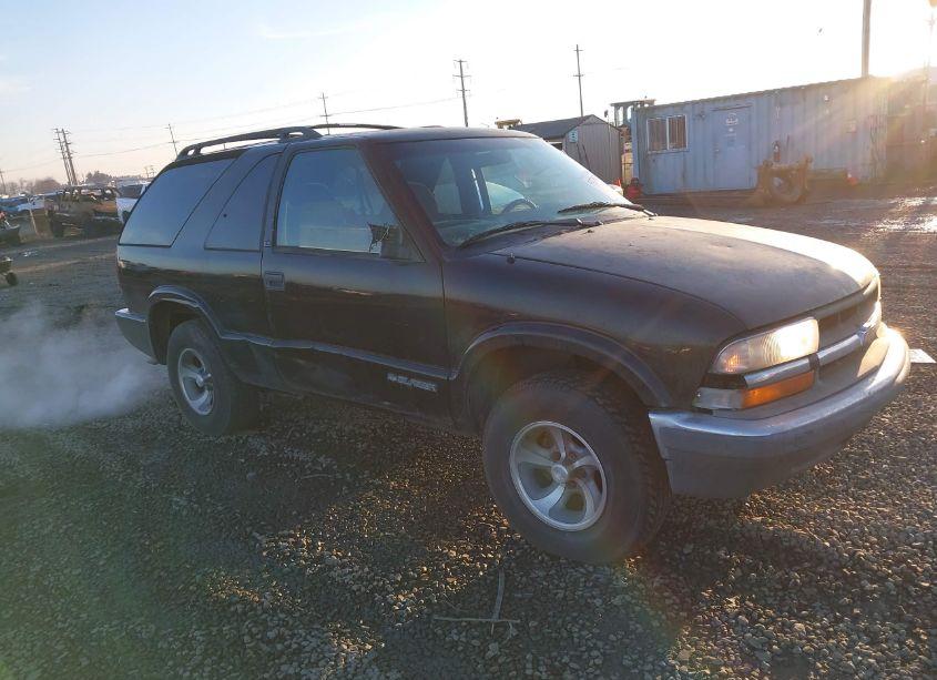 2001 Chevrolet Blazer LS (VIN 1GNCS18W51K112506) main photo