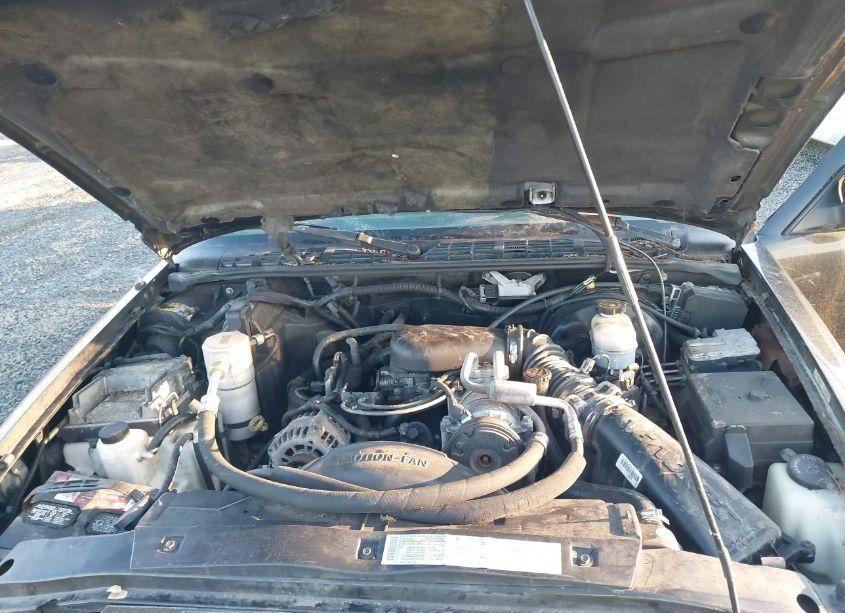 Photo 10 of 2001 Chevrolet Blazer LS (VIN 1GNCS18W51K112506)