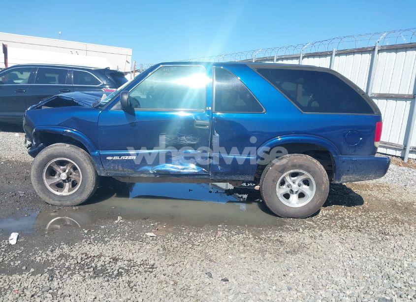 Photo 14 of 2001 Chevrolet Blazer LS (VIN 1GNCS18W51K266200)