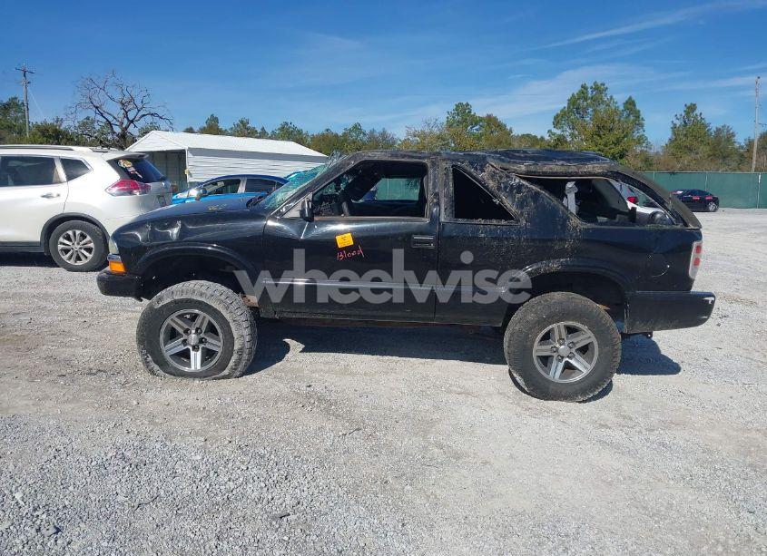 Photo 13 of 2000 Chevrolet Blazer LS (VIN 1GNCS18W5YK255241)
