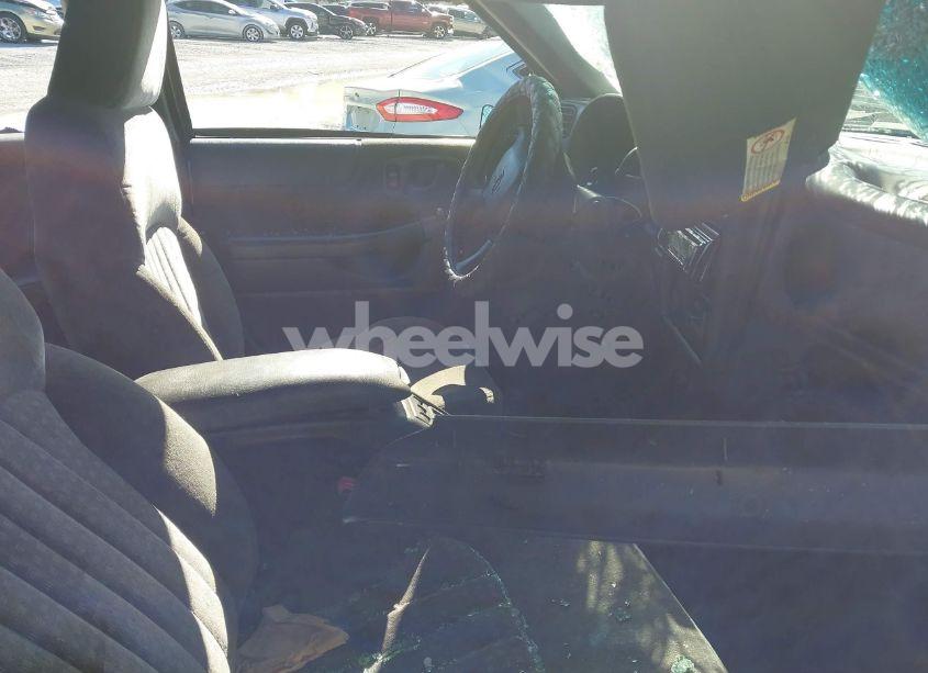 Photo 5 of 2000 Chevrolet Blazer LS (VIN 1GNCS18W5YK255241)