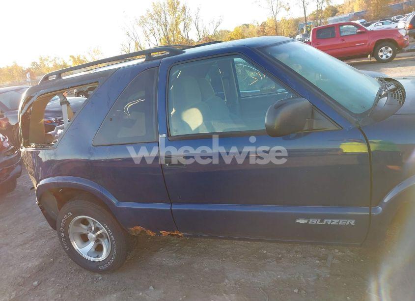 Photo 13 of 2001 Chevrolet Blazer LS (VIN 1GNCS18W61K124986)