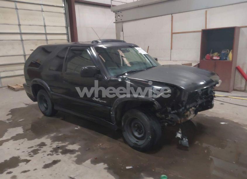 2002 Chevrolet Blazer XTREME (VIN 1GNCS18W72K182655) main photo