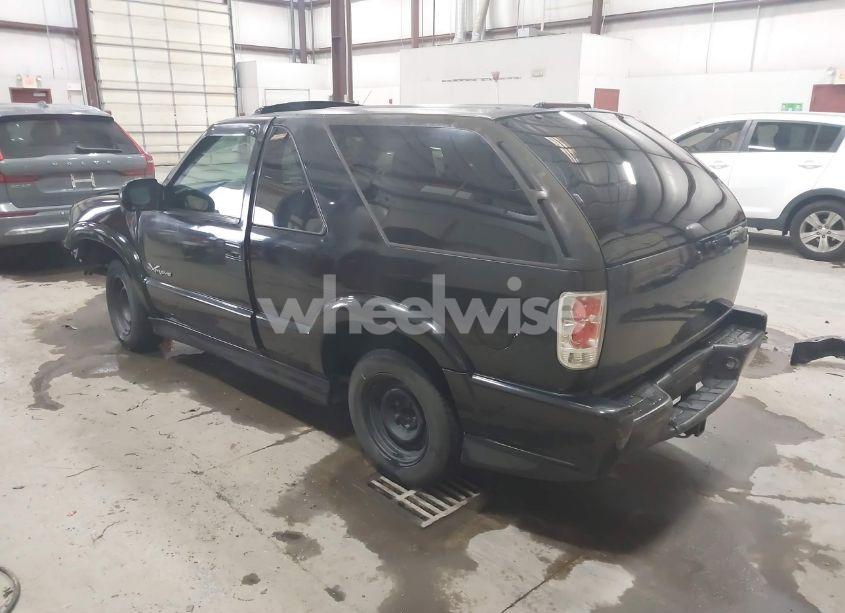 Photo 3 of 2002 Chevrolet Blazer XTREME (VIN 1GNCS18W72K182655)