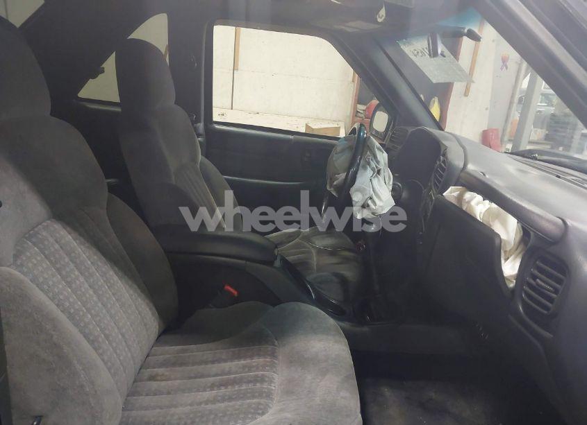 Photo 5 of 2002 Chevrolet Blazer XTREME (VIN 1GNCS18W72K182655)