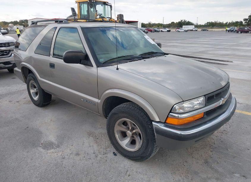 2000 Chevrolet Blazer LS (VIN 1GNCS18W9YK156194) main photo