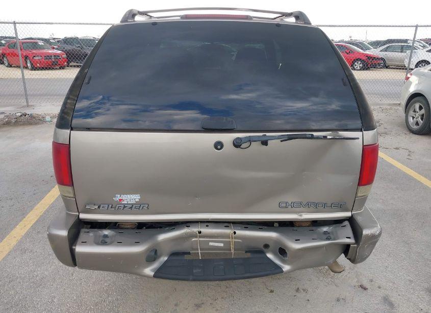 Photo 6 of 2000 Chevrolet Blazer LS (VIN 1GNCS18W9YK156194)