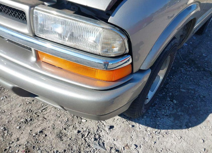 Photo 6 of 2000 Chevrolet Blazer LS (VIN 1GNCS18W9YK279753)