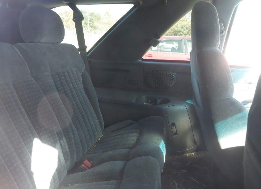 Photo 8 of 2000 Chevrolet Blazer LS (VIN 1GNCS18W9YK279753)