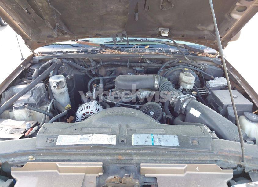 Photo 10 of 2002 Chevrolet Blazer LS (VIN 1GNCS18WX2K160391)