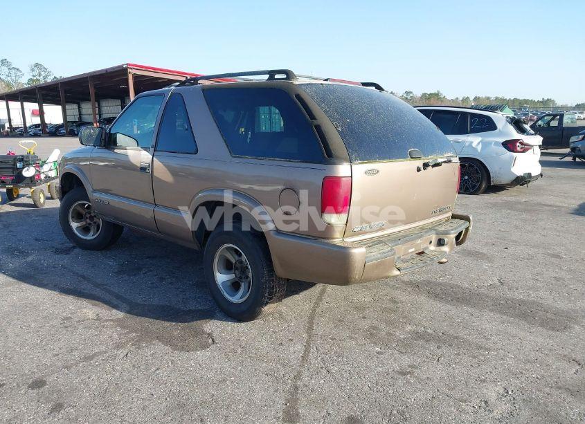 Photo 3 of 2002 Chevrolet Blazer LS (VIN 1GNCS18WX2K160391)