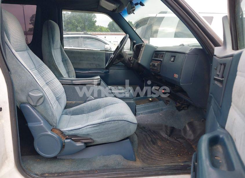 Photo 5 of 1994 Chevrolet Blazer S10 (VIN 1GNCS18WXR0107454)