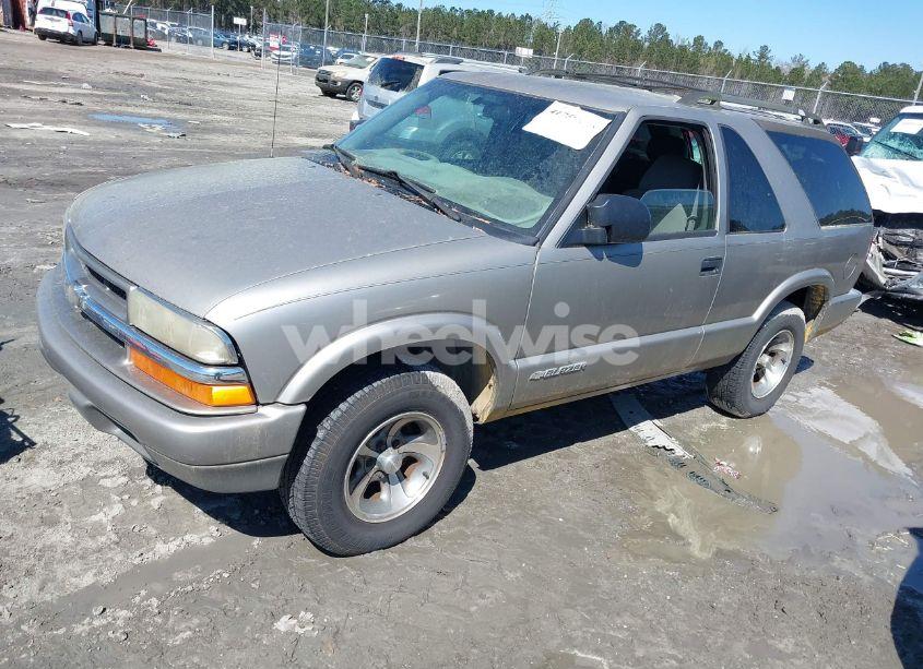 Photo 2 of 2004 Chevrolet Blazer LS (VIN 1GNCS18X04K112779)