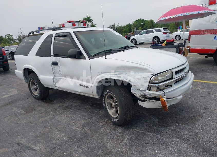 2003 Chevrolet Blazer LS (VIN 1GNCS18X33K152868) main photo