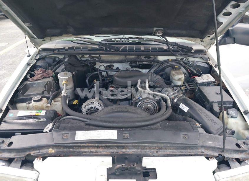 Photo 10 of 2003 Chevrolet Blazer LS (VIN 1GNCS18X33K152868)