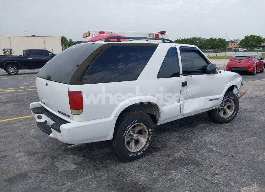Photo 4 of 2003 Chevrolet Blazer LS (VIN 1GNCS18X33K152868)