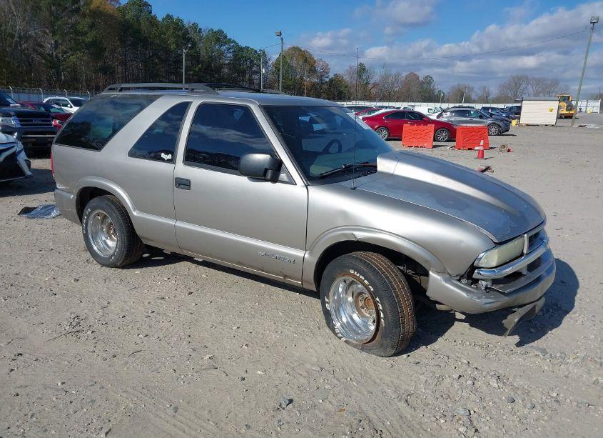 2004 Chevrolet Blazer LS (VIN 1GNCS18X94K167747) main photo