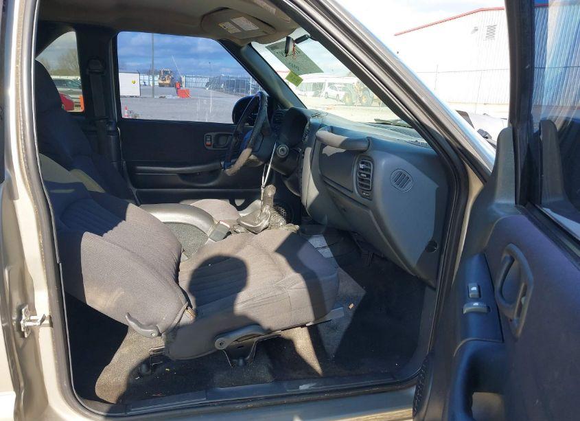 Photo 5 of 2004 Chevrolet Blazer LS (VIN 1GNCS18X94K167747)