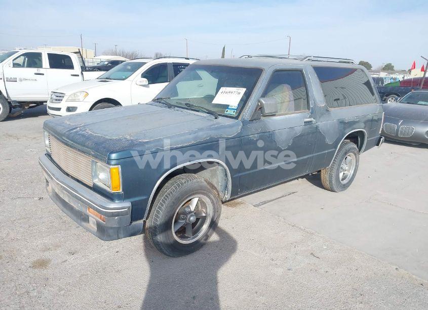 Photo 2 of 1988 Chevrolet Blazer S10 (VIN 1GNCS18ZXJ8204816)