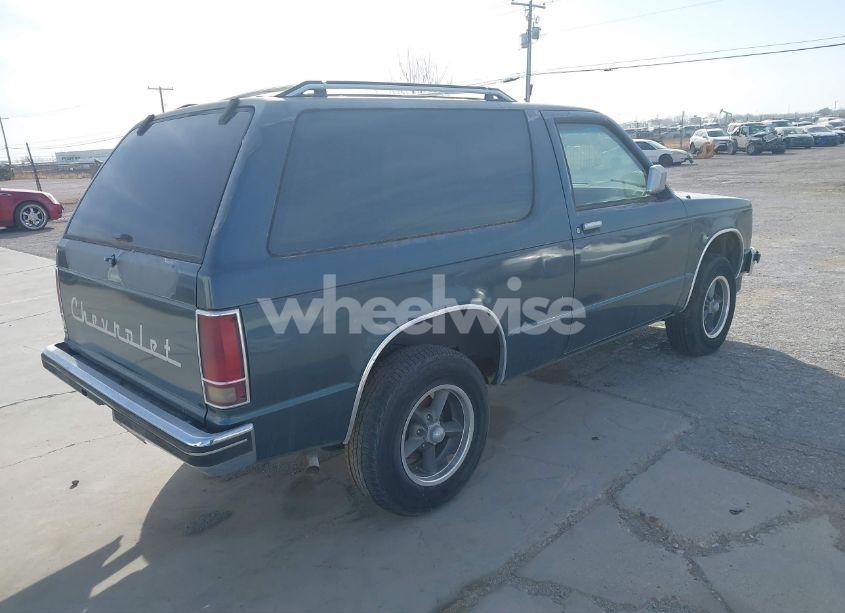 Photo 4 of 1988 Chevrolet Blazer S10 (VIN 1GNCS18ZXJ8204816)