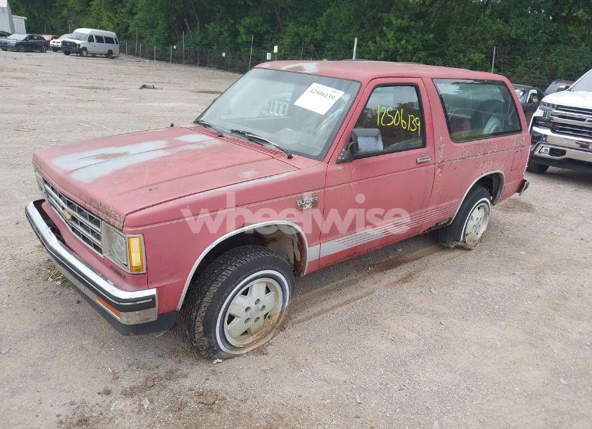 Photo 2 of 1988 Chevrolet Blazer S10 (VIN 1GNCT18R4J0101533)