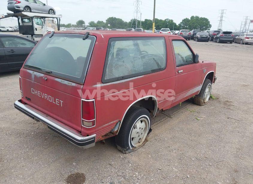 Photo 4 of 1988 Chevrolet Blazer S10 (VIN 1GNCT18R4J0101533)