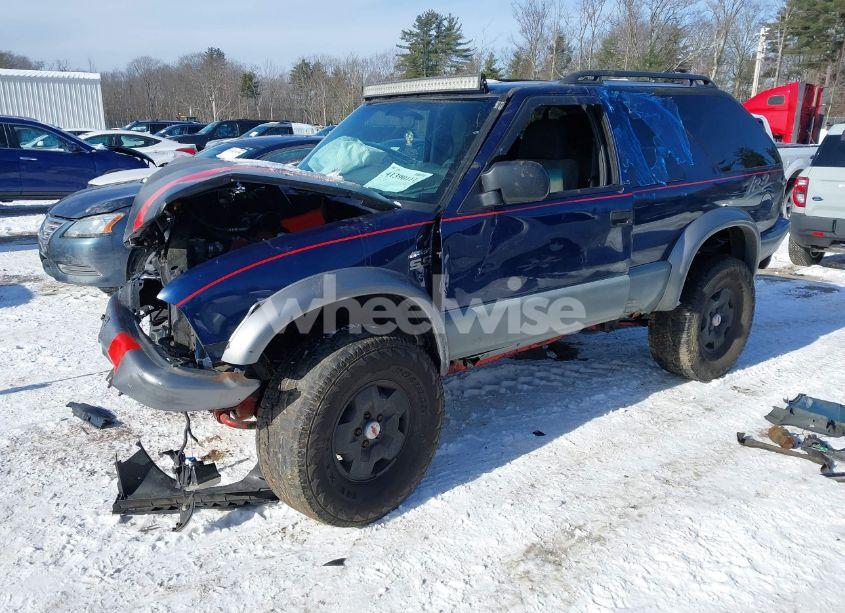 Photo 2 of 2002 Chevrolet Blazer LS (VIN 1GNCT18W02K117482)