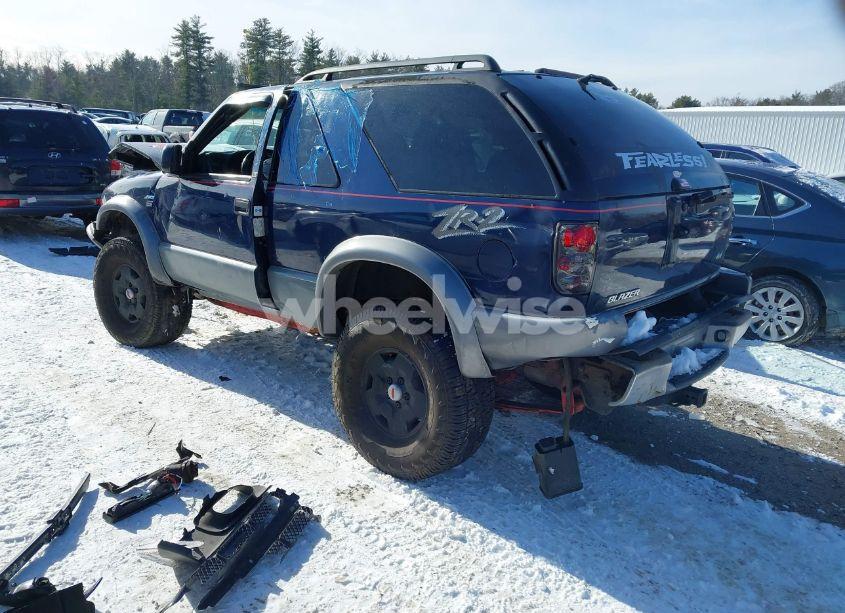 Photo 3 of 2002 Chevrolet Blazer LS (VIN 1GNCT18W02K117482)