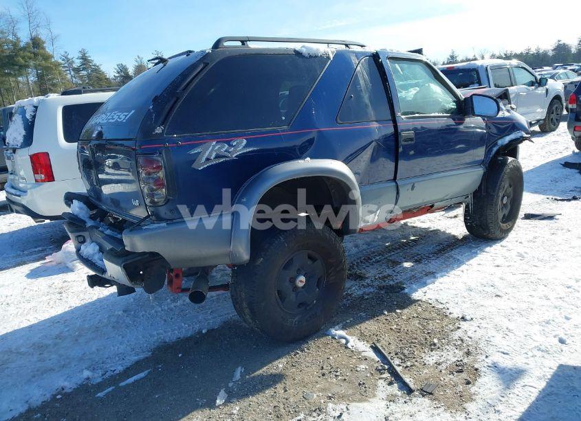 Photo 4 of 2002 Chevrolet Blazer LS (VIN 1GNCT18W02K117482)