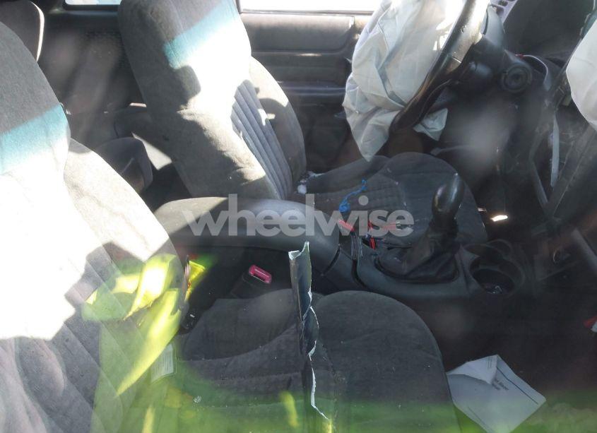 Photo 5 of 2002 Chevrolet Blazer LS (VIN 1GNCT18W02K117482)