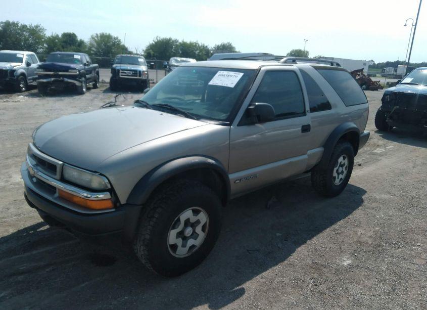Photo 2 of 2001 Chevrolet Blazer LS (VIN 1GNCT18W11K122138)