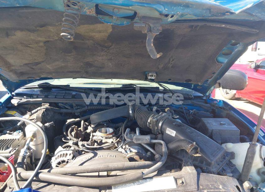 Photo 10 of 2000 Chevrolet Blazer LS (VIN 1GNCT18W1YK188988)