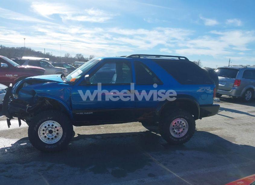 Photo 14 of 2000 Chevrolet Blazer LS (VIN 1GNCT18W1YK188988)