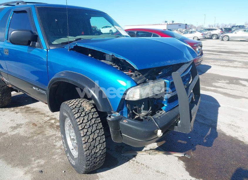 Photo 17 of 2000 Chevrolet Blazer LS (VIN 1GNCT18W1YK188988)