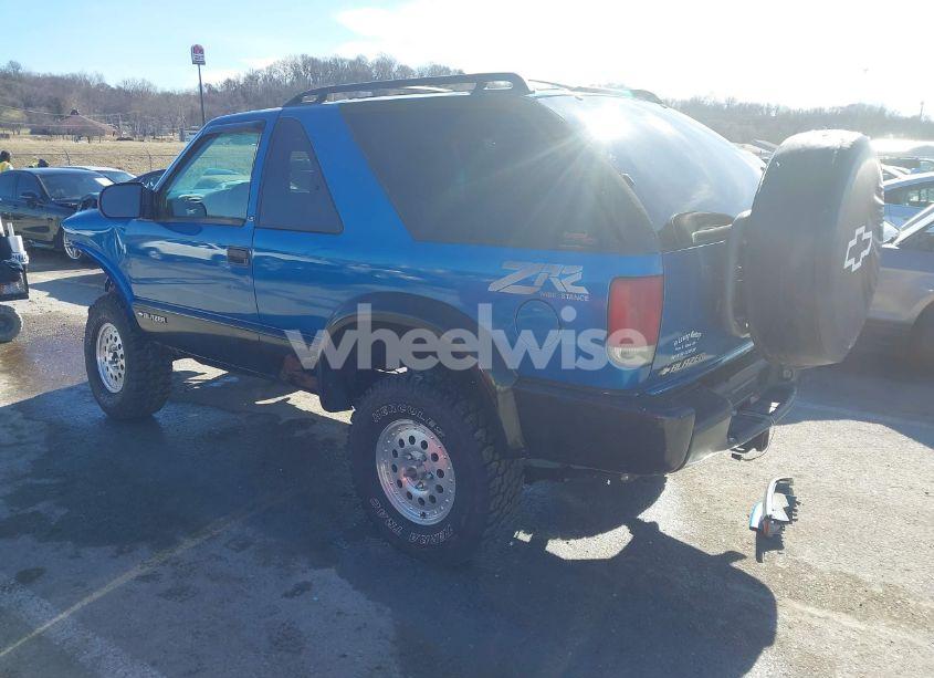 Photo 3 of 2000 Chevrolet Blazer LS (VIN 1GNCT18W1YK188988)