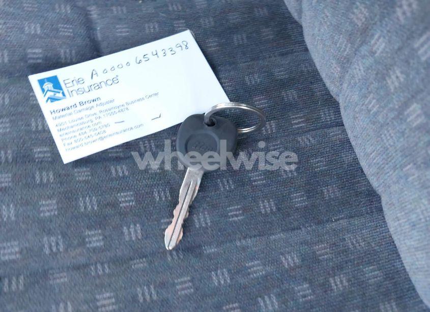 Photo 11 of 2001 Chevrolet Blazer LS (VIN 1GNCT18W31K250350)