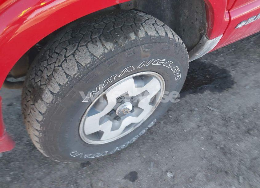 Photo 12 of 2001 Chevrolet Blazer LS (VIN 1GNCT18W31K250350)