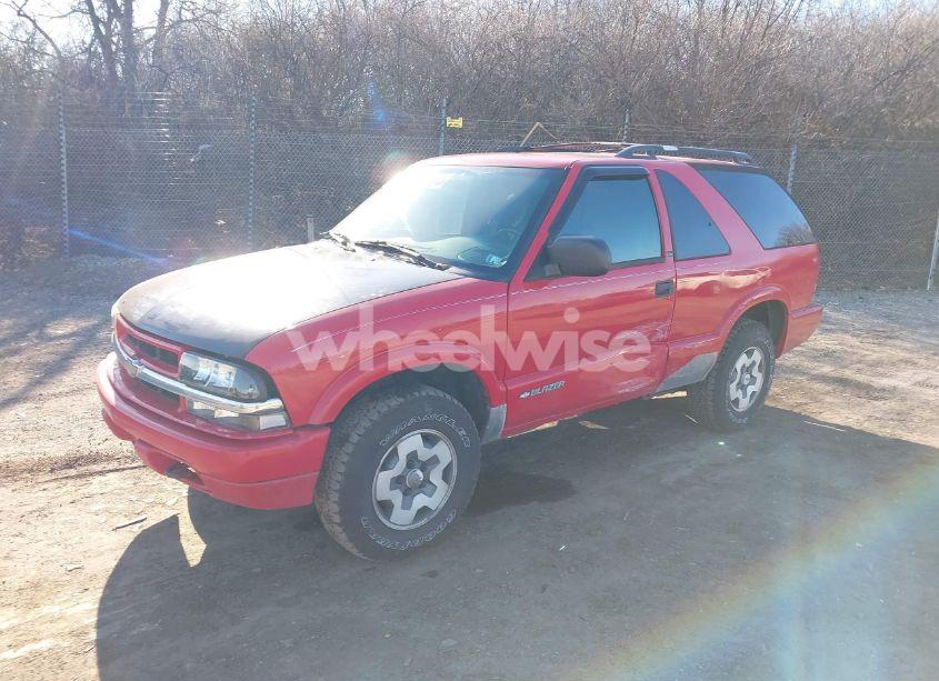 Photo 2 of 2001 Chevrolet Blazer LS (VIN 1GNCT18W31K250350)