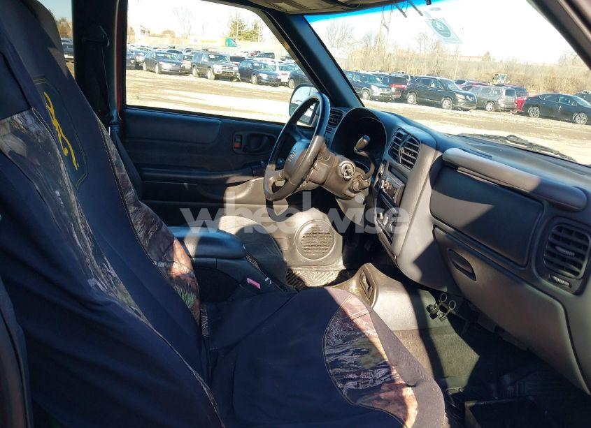 Photo 5 of 2001 Chevrolet Blazer LS (VIN 1GNCT18W31K250350)