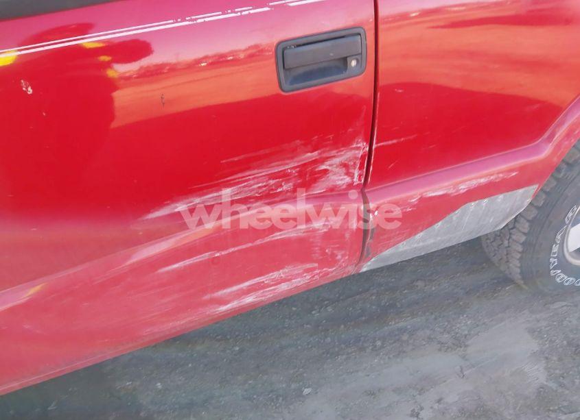 Photo 6 of 2001 Chevrolet Blazer LS (VIN 1GNCT18W31K250350)