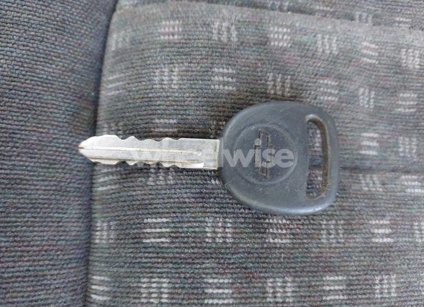 Photo 11 of 2002 Chevrolet Blazer LS (VIN 1GNCT18W32K170290)