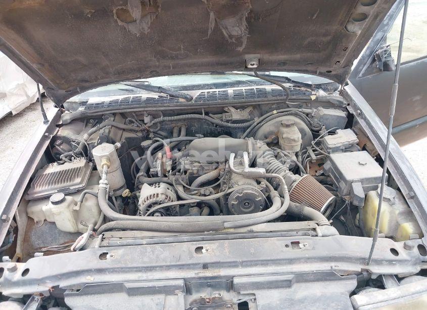 Photo 10 of 2000 Chevrolet Blazer LS (VIN 1GNCT18W3YK249760)