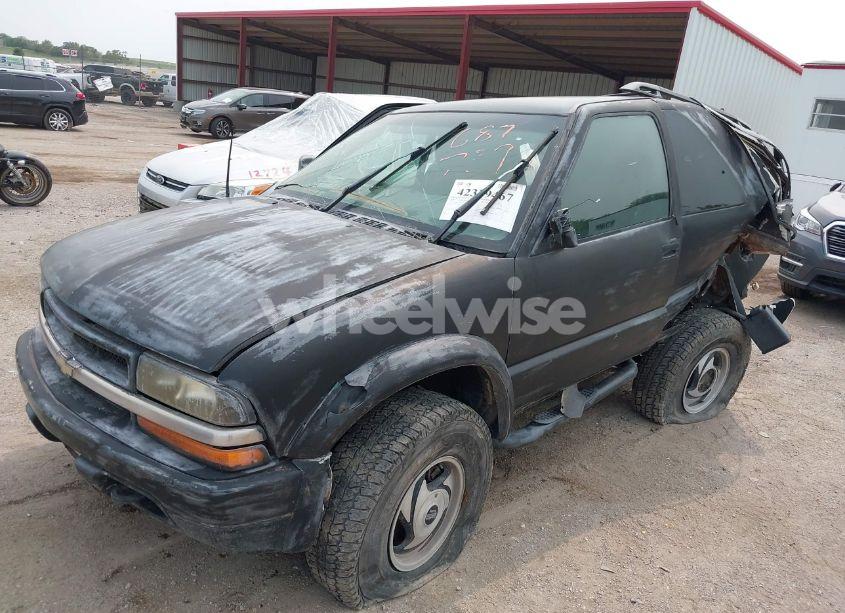 Photo 2 of 2000 Chevrolet Blazer LS (VIN 1GNCT18W3YK249760)