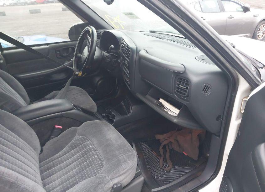 Photo 5 of 2001 Chevrolet Blazer LS (VIN 1GNCT18W41K136356)